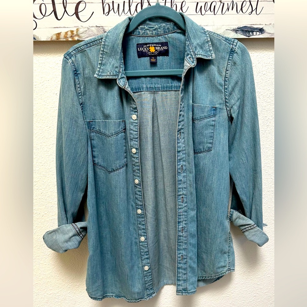 Lucky brand distressed blue Denim pocket long sleeve button shirt